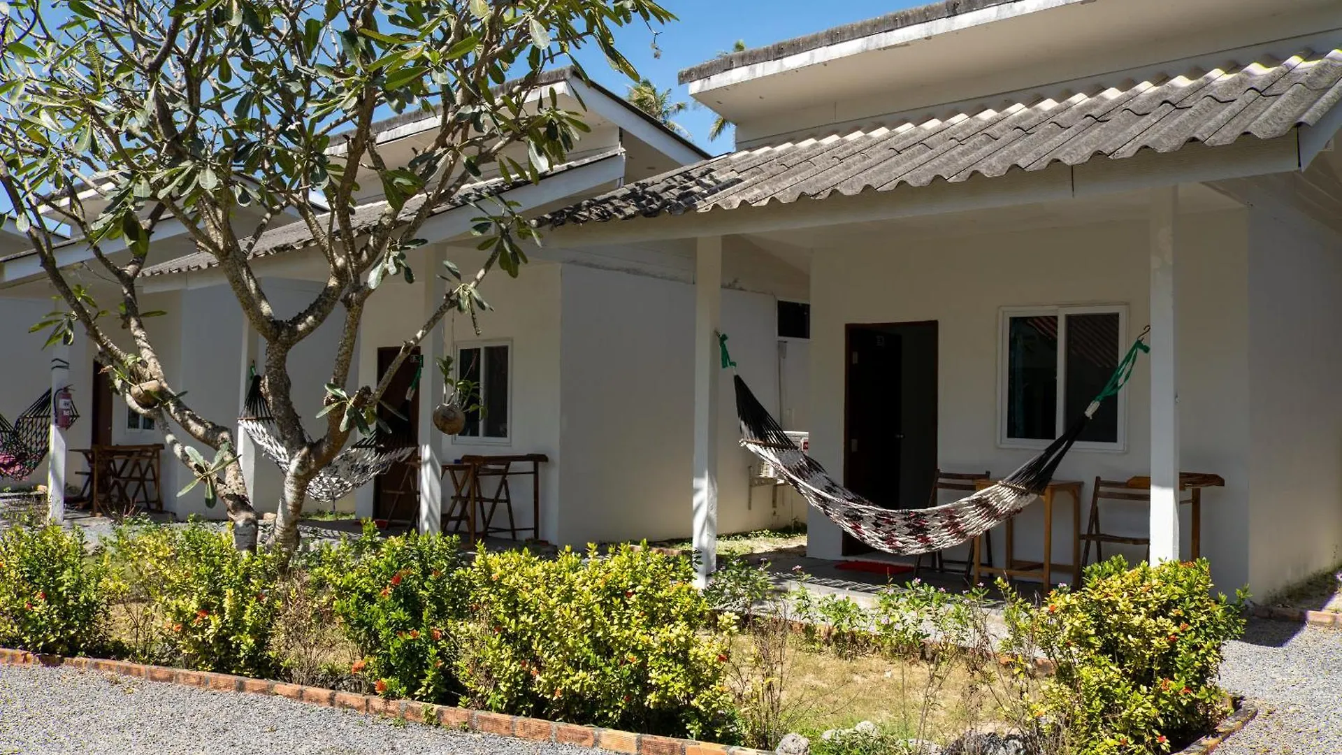 Isara Lanta Beach Resort Koh Lanta