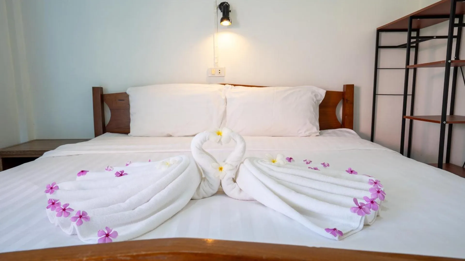 Isara Lanta Beach Resort Koh Lanta
