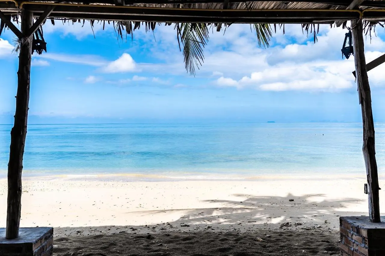 Isara Lanta Beach Resort location