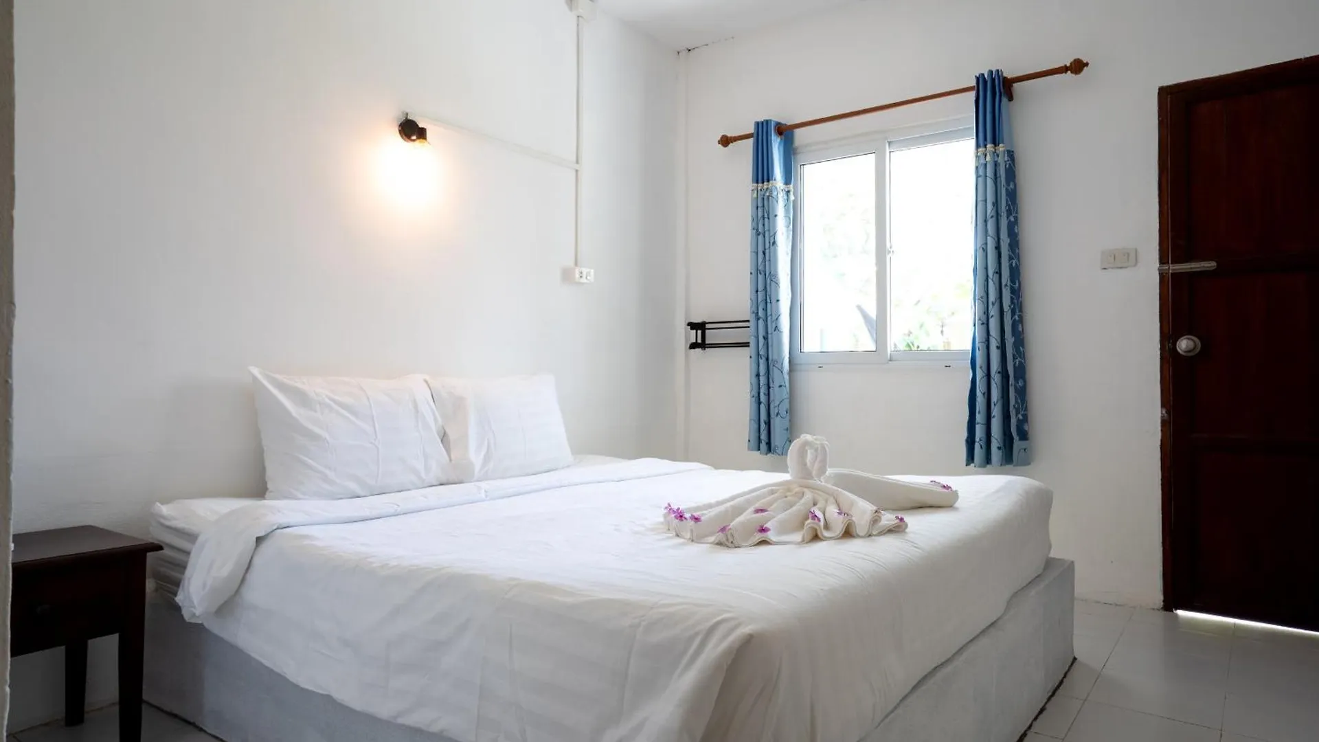 Isara Lanta Beach Resort Ко-Ланта